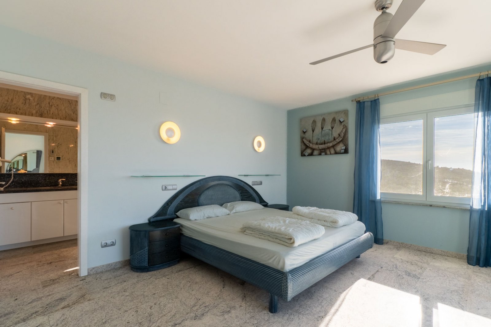 9005MOR Moderne Villa mit spektakulärem Meerblick in Moraira zu verkaufen.