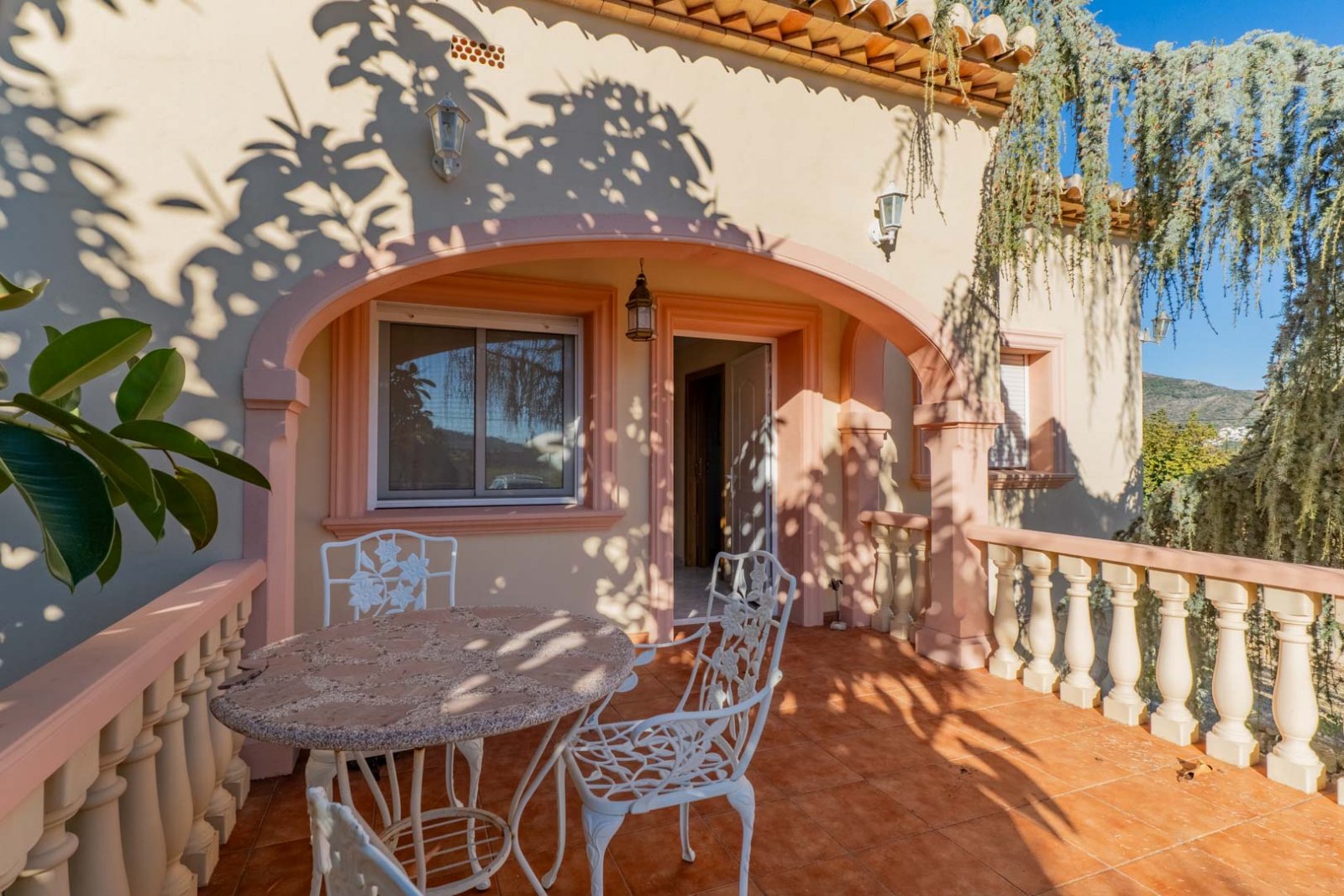 9007JAL Villa im mediterranen Stil zum Verkauf in Jalón.