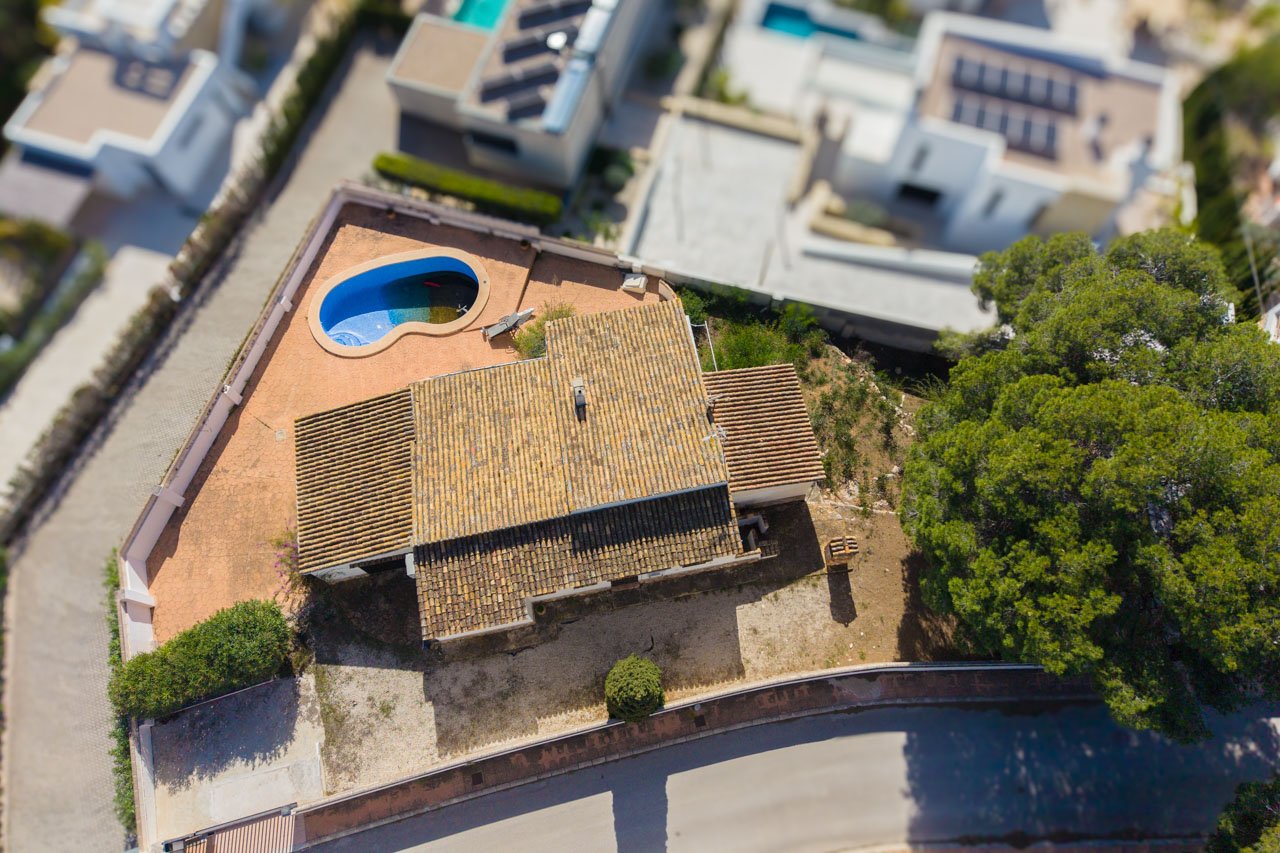 8318BEN Villa mit Renovierungsprojekt und Meerblick in Benissa zu verkaufen.