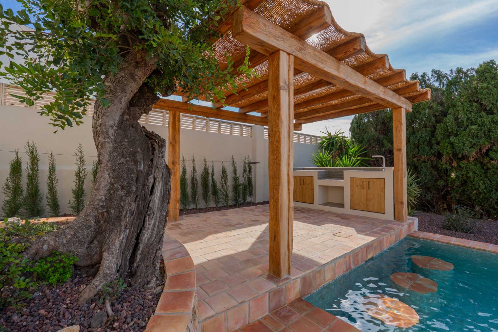 4617BEN Renovierte mediterrane Villa mit Meerblick zum Verkauf in La Fustera, Benissa