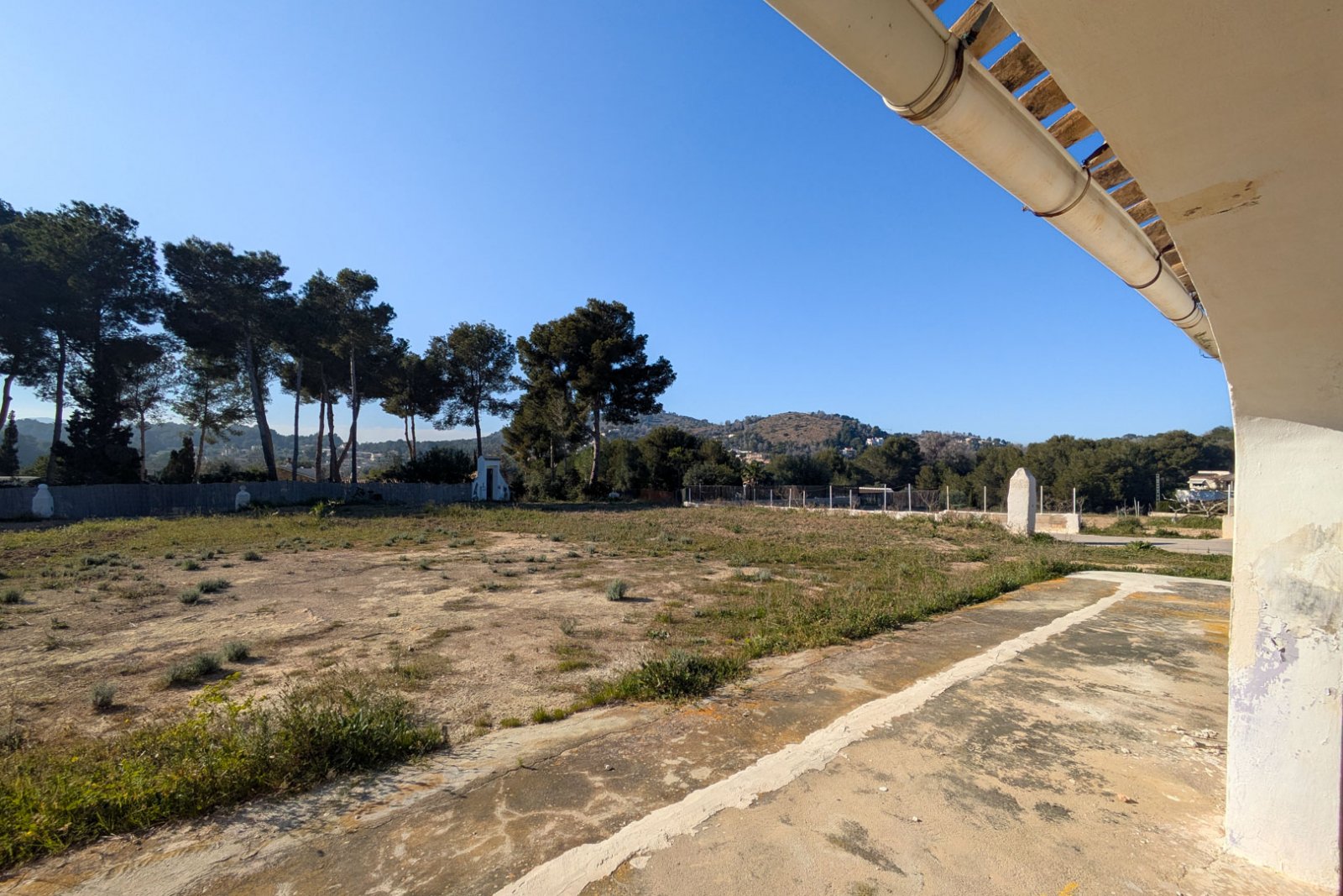 4628JAV Traditionelle Finca mit mehreren Grundstücken zum Verkauf in Pinosol-Las Laderas, Jávea