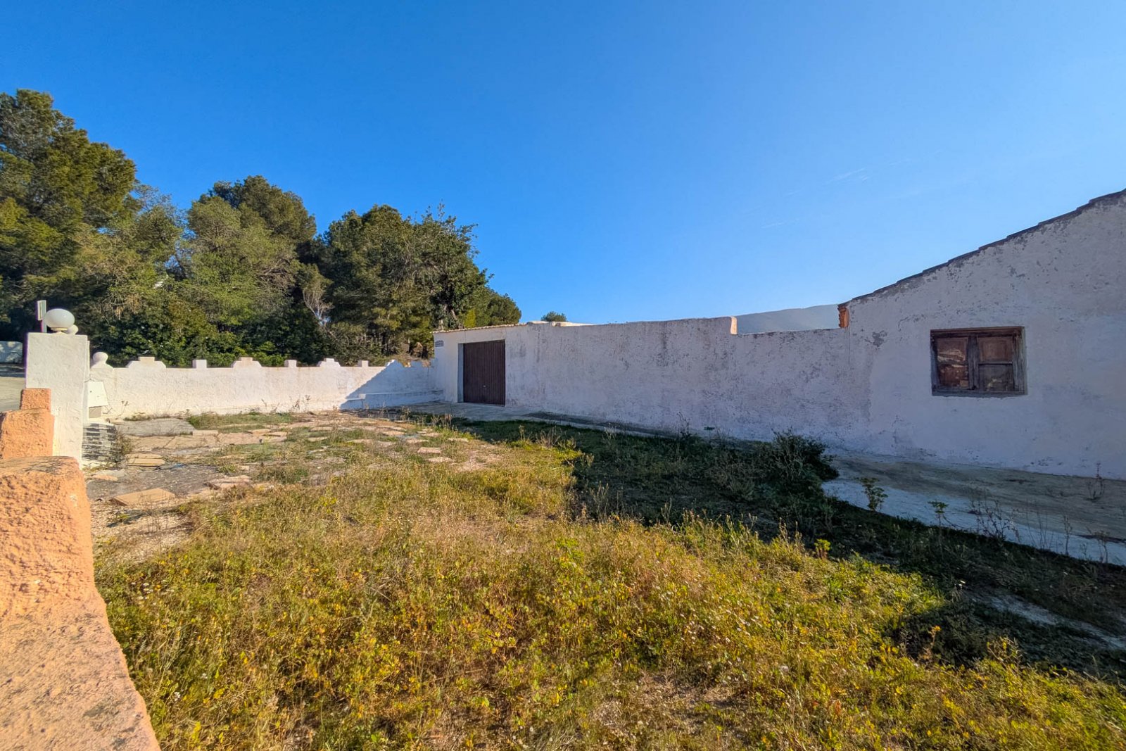 4628JAV Traditionelle Finca mit mehreren Grundstücken zum Verkauf in Pinosol-Las Laderas, Jávea
