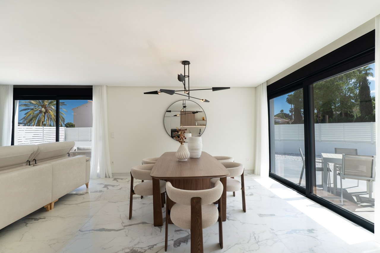 8327DEN Moderne Villa zum Verkauf in Denia.