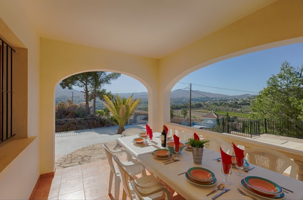 C4XY6411CAL Charmante einstöckige spanische Villa zum Verkauf in Calpe