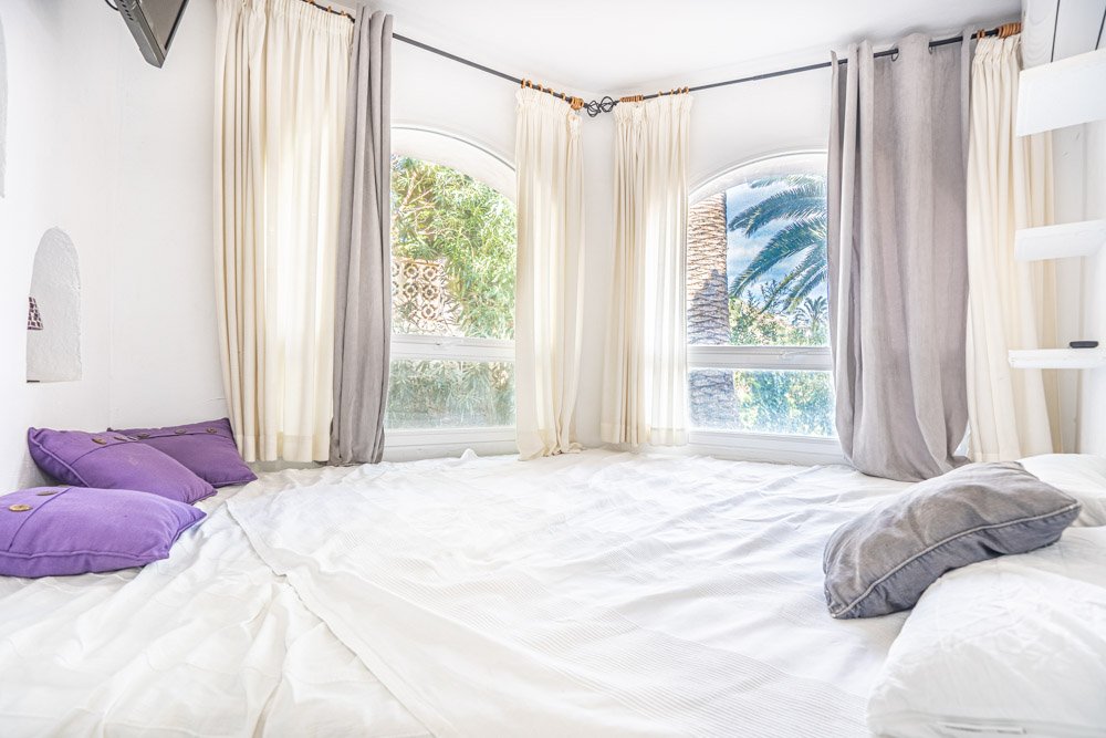 4223CAL Renovierte Villa mit Meerblick und gutem Mietpotenzial zum Verkauf nahe dem Zentrum von Calpe