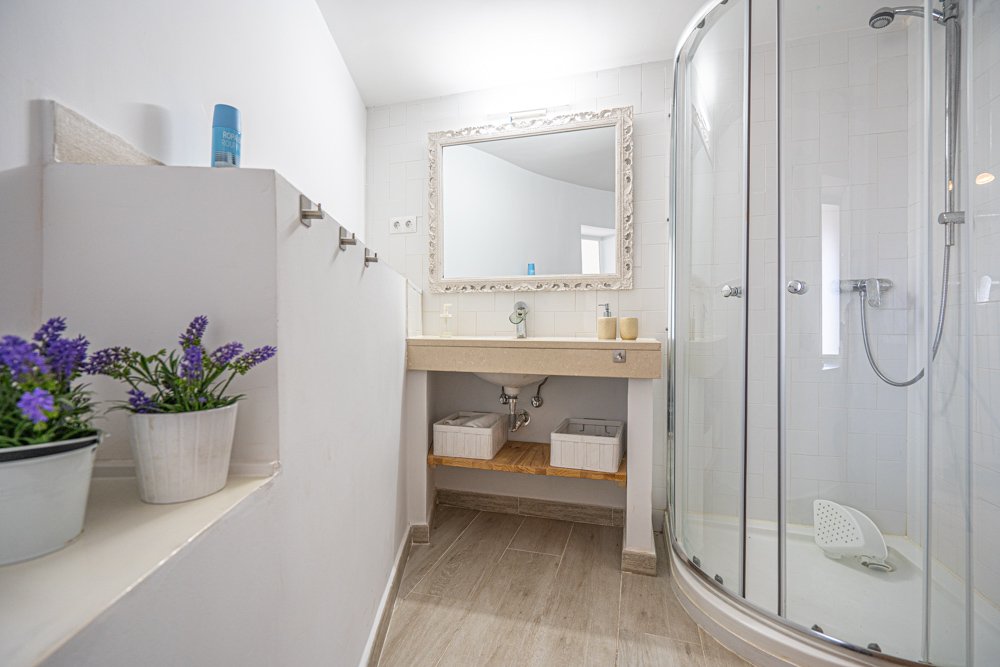 4223CAL Renovierte Villa mit Meerblick und gutem Mietpotenzial zum Verkauf nahe dem Zentrum von Calpe