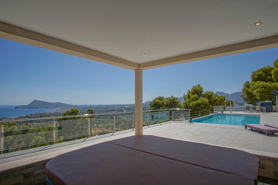 C3XY7000ALT Geräumige Villa zum Verkauf mit Meerblick in Altea