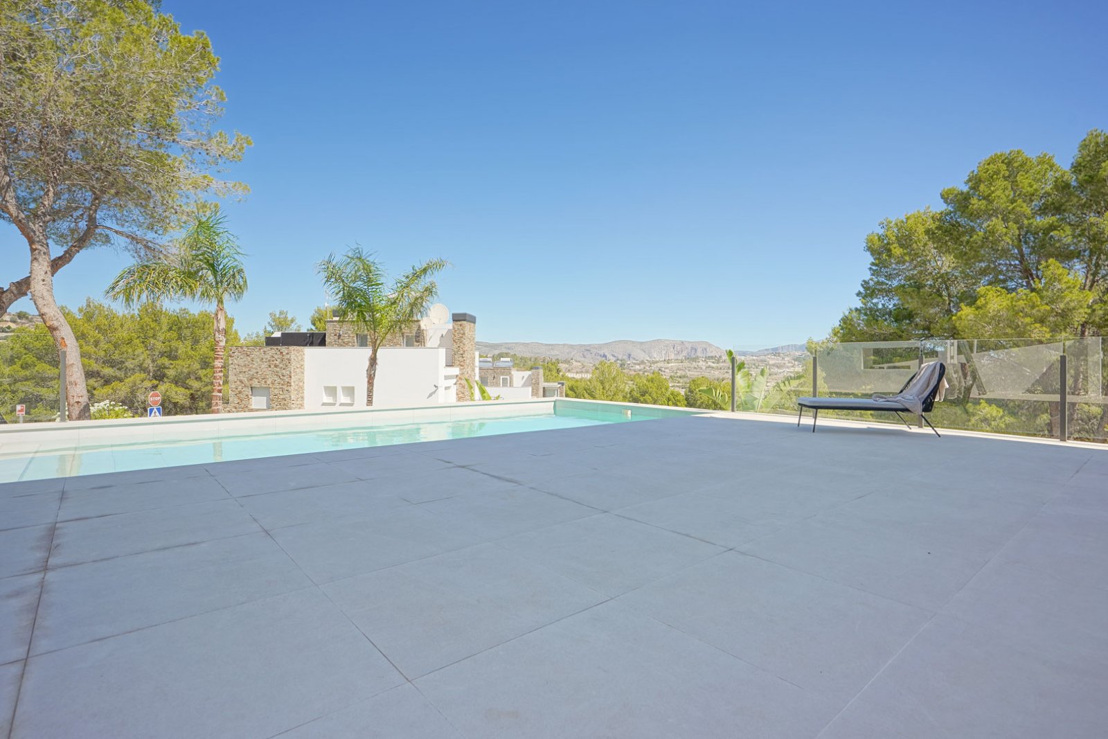 4305MOR Moderne Villa zum Verkauf in Moraira