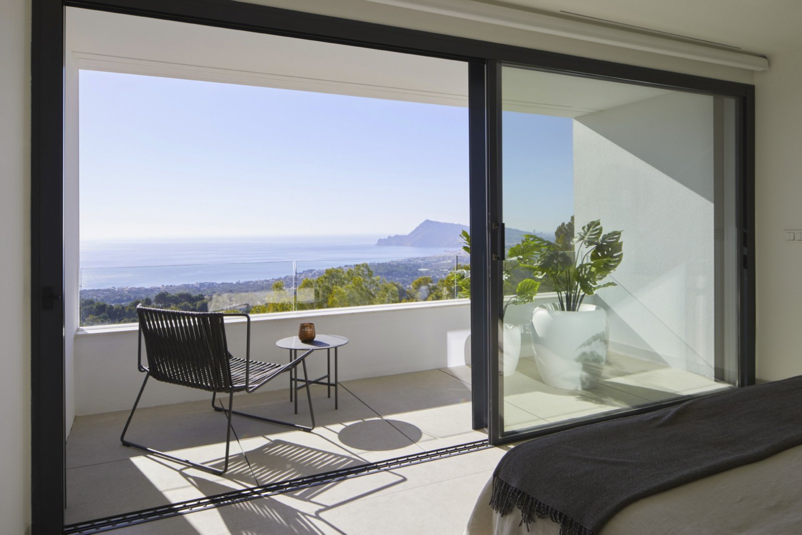4380ALT Moderne Neubauvilla mit herrlichem Meerblick zum Verkauf in Altea
