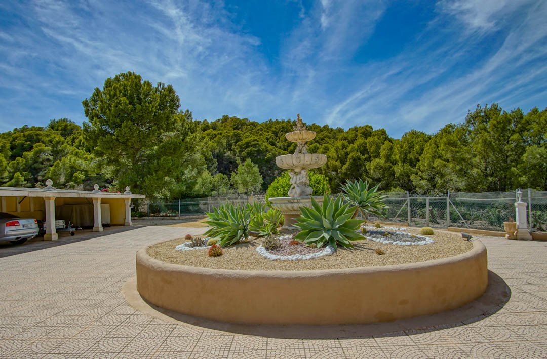 7058NUC Wunderschönes, großes, renoviertes mediterranes Landhaus in La Nucia zu verkaufen