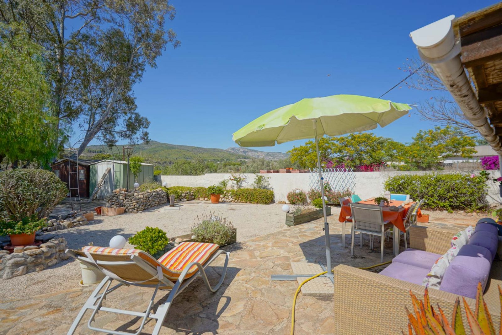 C3XY4395JAV Traditionelle Villa auf flachem Grundstück mit Gewerbeerlaubnis zum Verkauf in Jávea