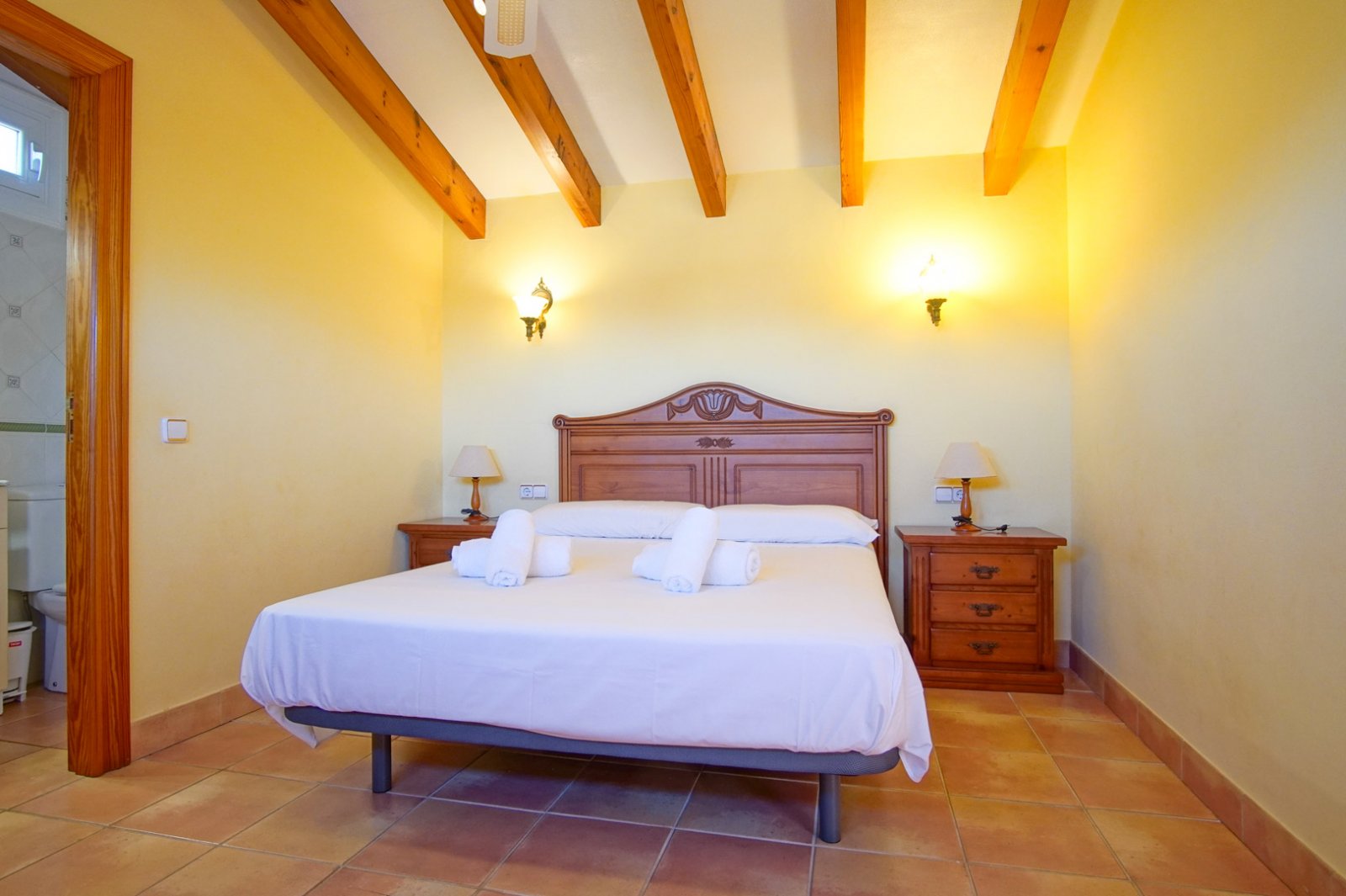 C3XY4422BEN Sehr große Villa mit 3 Gästehäusern auf 11.000 m2 zum Verkauf in Benissa