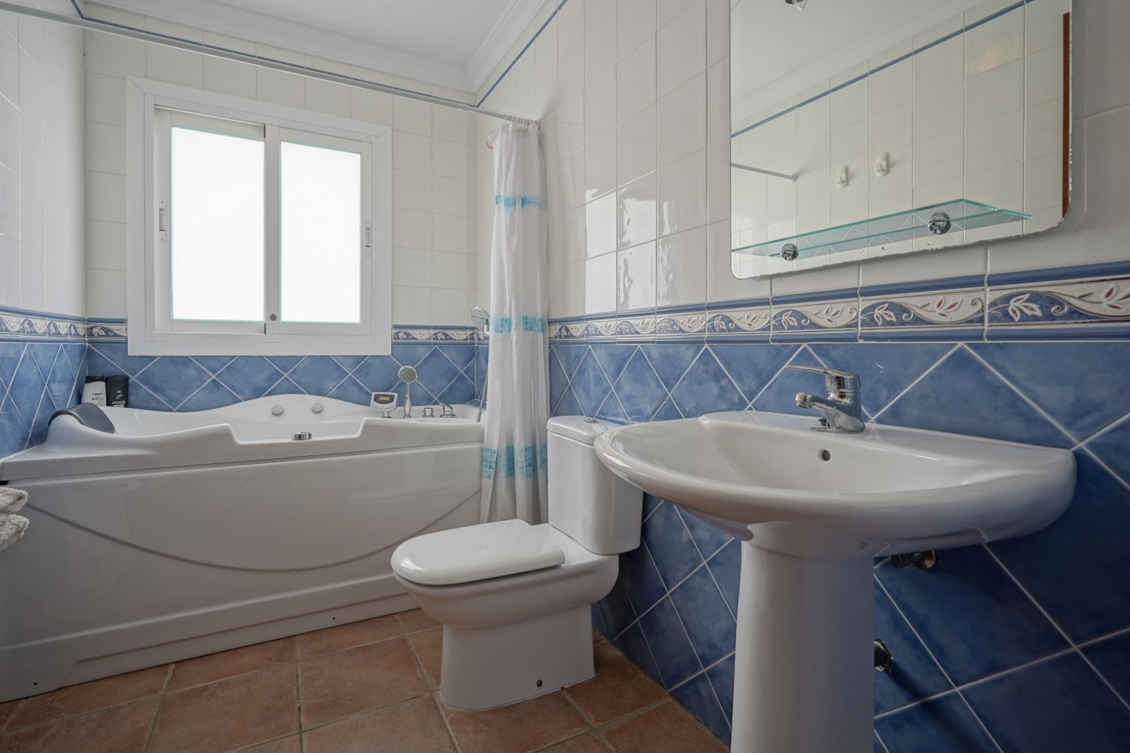 C3XY4484ALT Schöne traditionelle Villa in Alhama Springs, Altea