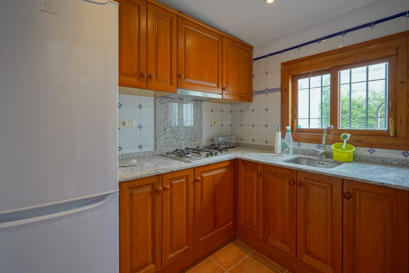 4544JAV Grundstück von 2600 m2 mit Haus zu verkaufen nur wenige Gehminuten vom Sandstrand in Jávea entfernt