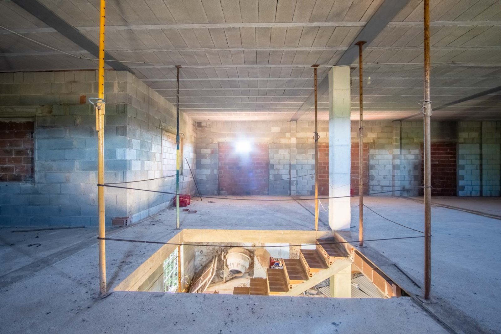 C3XY8296DEN Landhaus zum Renovieren mit großem Grundstück in Denia zu verkaufen.