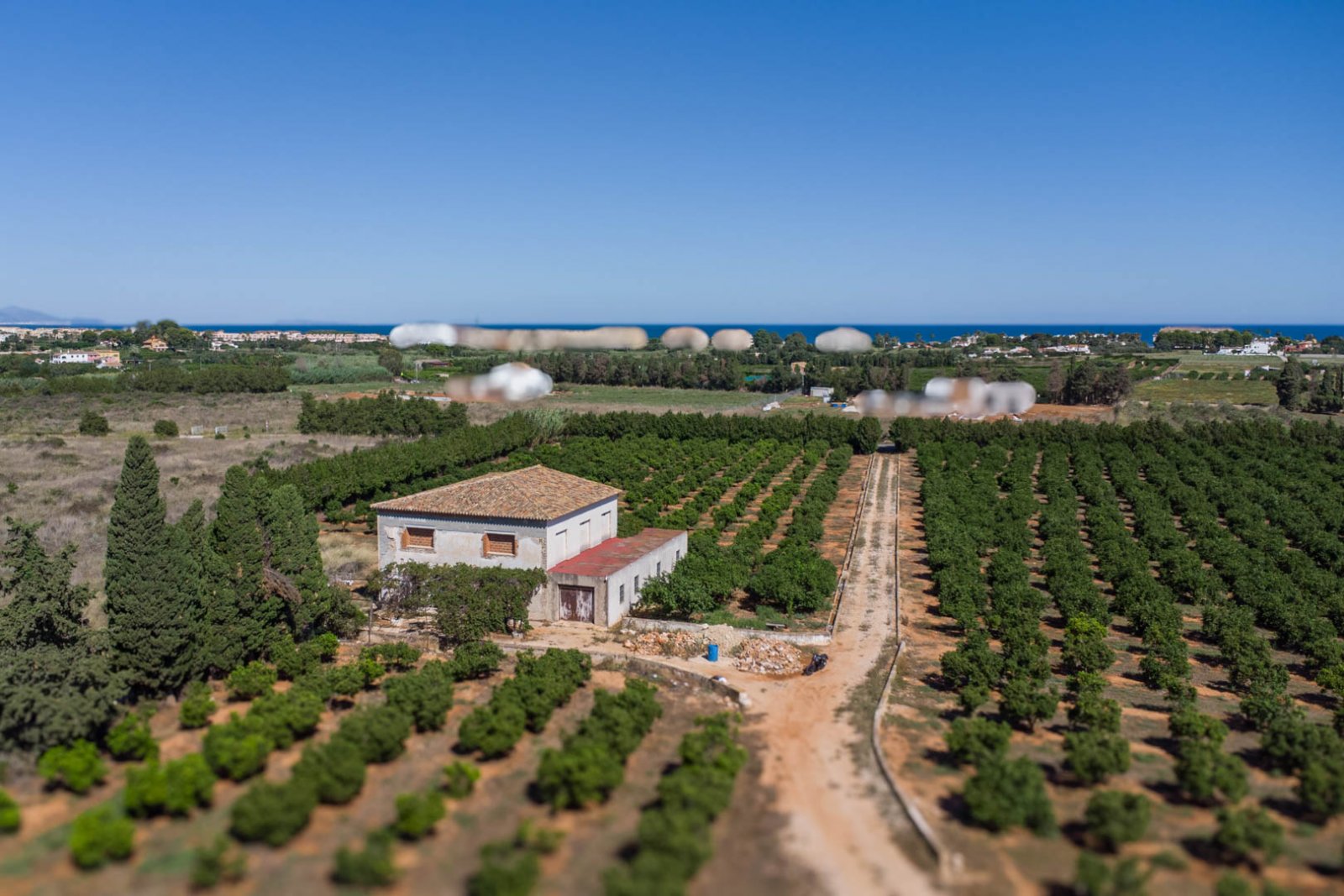C3XY8296DEN Landhaus zum Renovieren mit großem Grundstück in Denia zu verkaufen.