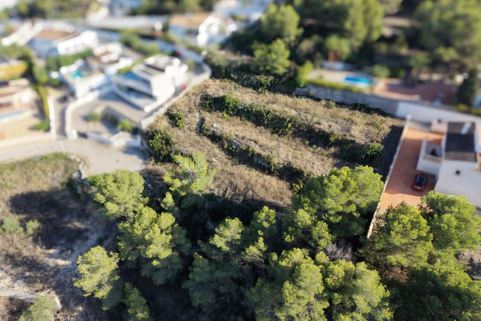 8304MOR Stadtgrundstück mit freiem Blick auf die Berge und teilweise auf das Meer, zu verkaufen in Moraira.