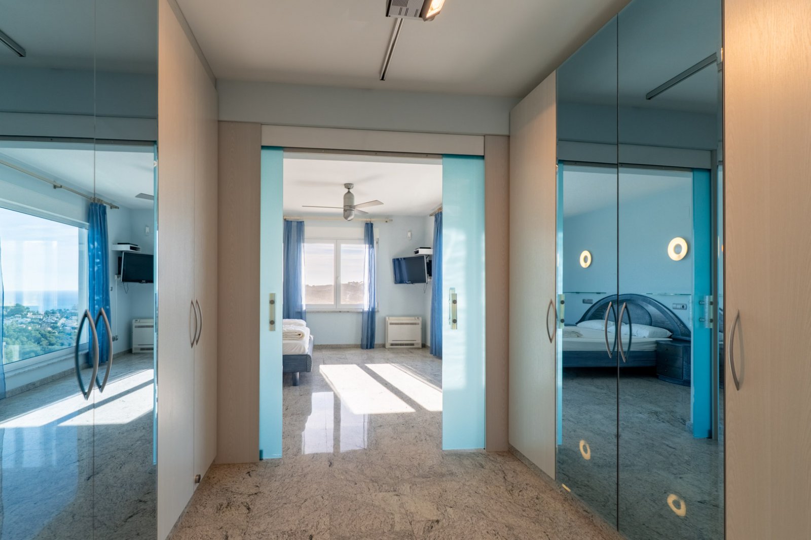 9005MOR Moderne Villa mit spektakulärem Meerblick in Moraira zu verkaufen.