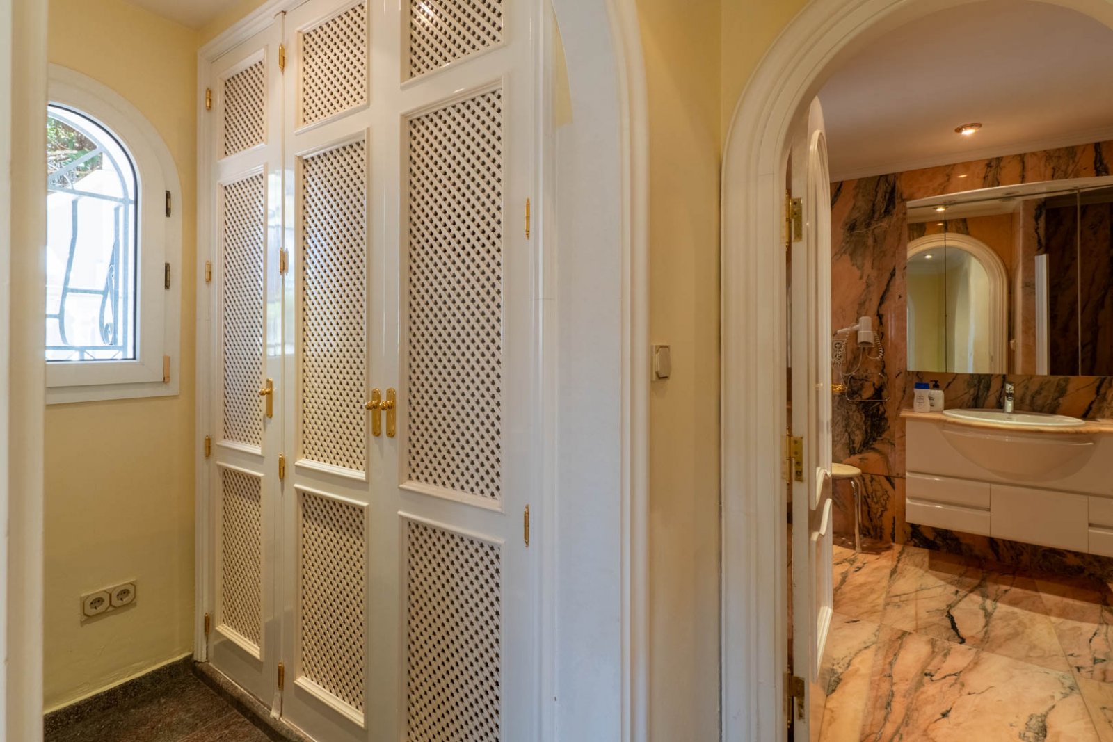 9006BEN Mediterrane Villa mit Panoramablick aufs Meer in Benissa zu verkaufen.