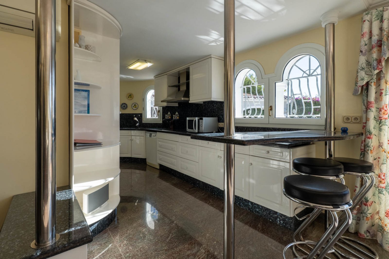 9006BEN Mediterrane Villa mit Panoramablick aufs Meer in Benissa zu verkaufen.