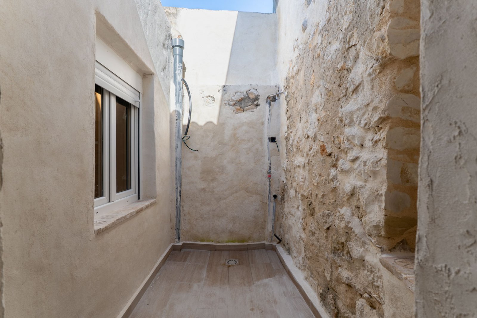 8320GAT Villa im mediterranen Stil in Gata de Gorgos zu verkaufen (Renovierung läuft).