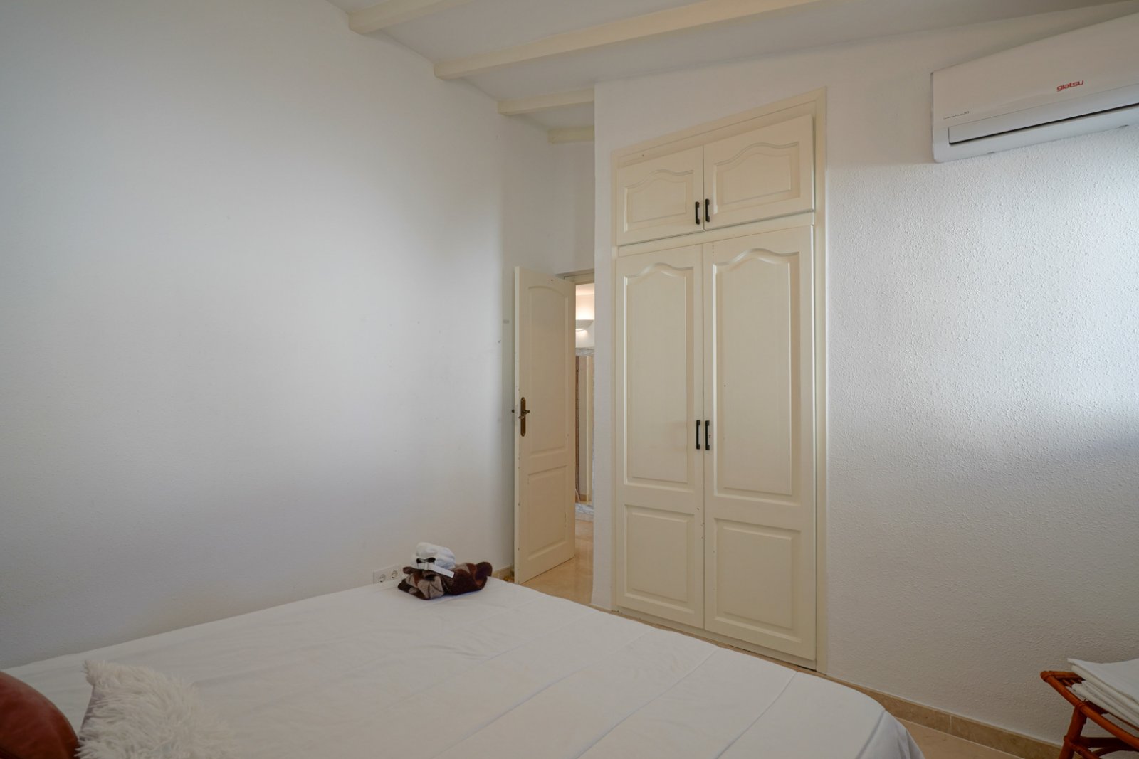 C3XY8323MOR Freistehende Villa mit Pool und Meerblick in Moraira zu verkaufen.