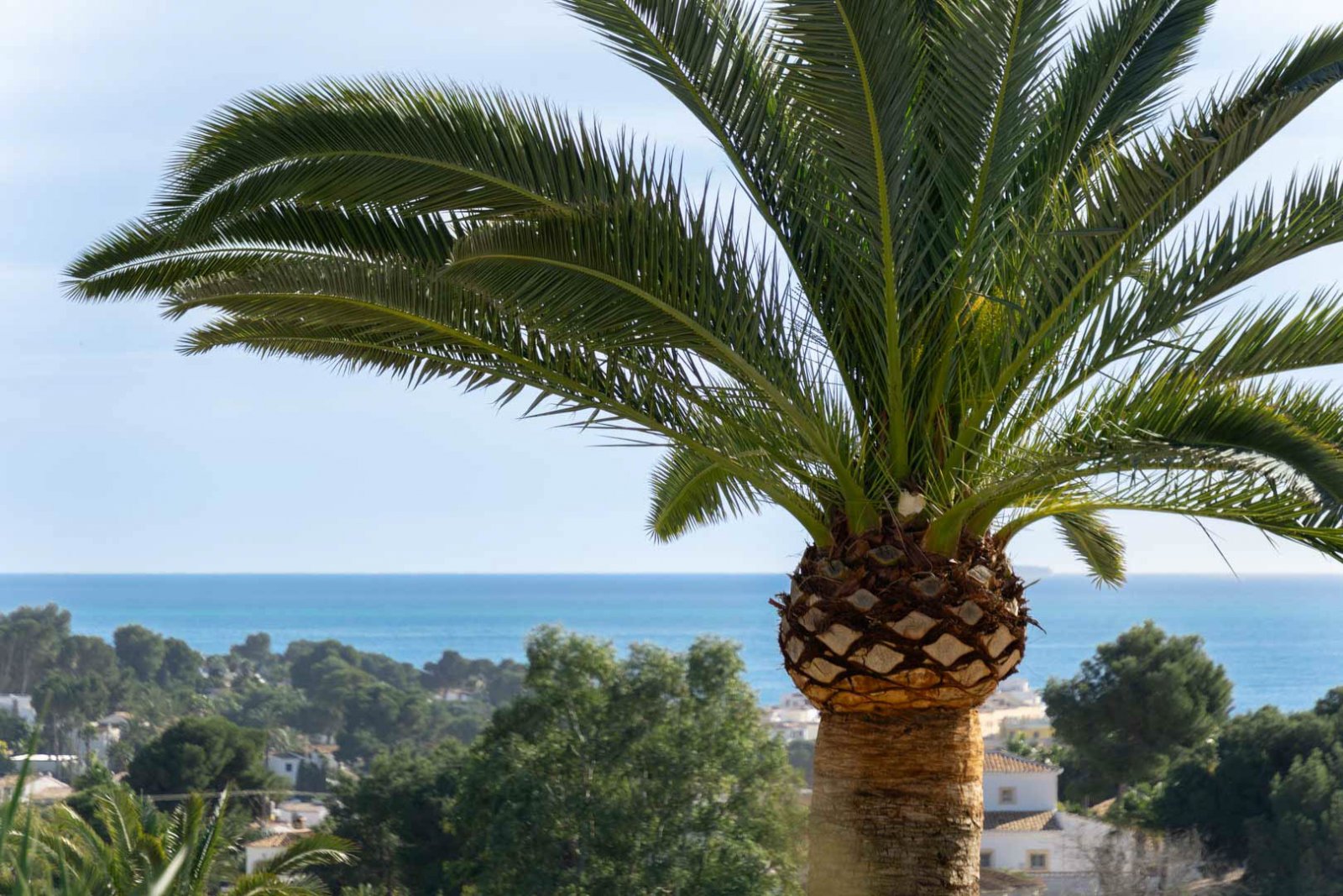 C3XY8323MOR Freistehende Villa mit Pool und Meerblick in Moraira zu verkaufen.