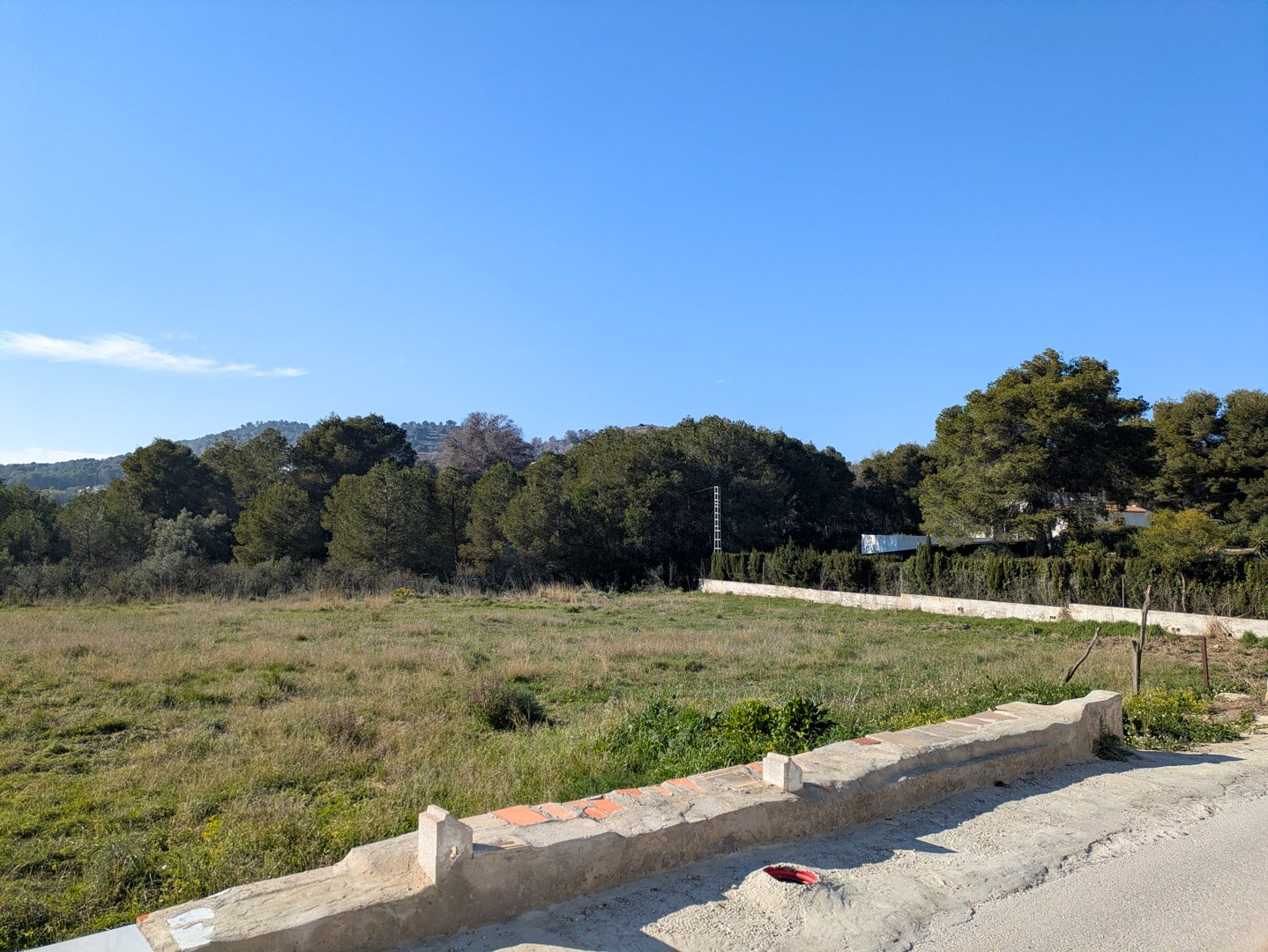 4628JAV Traditionelle Finca mit mehreren Grundstücken zum Verkauf in Pinosol-Las Laderas, Jávea