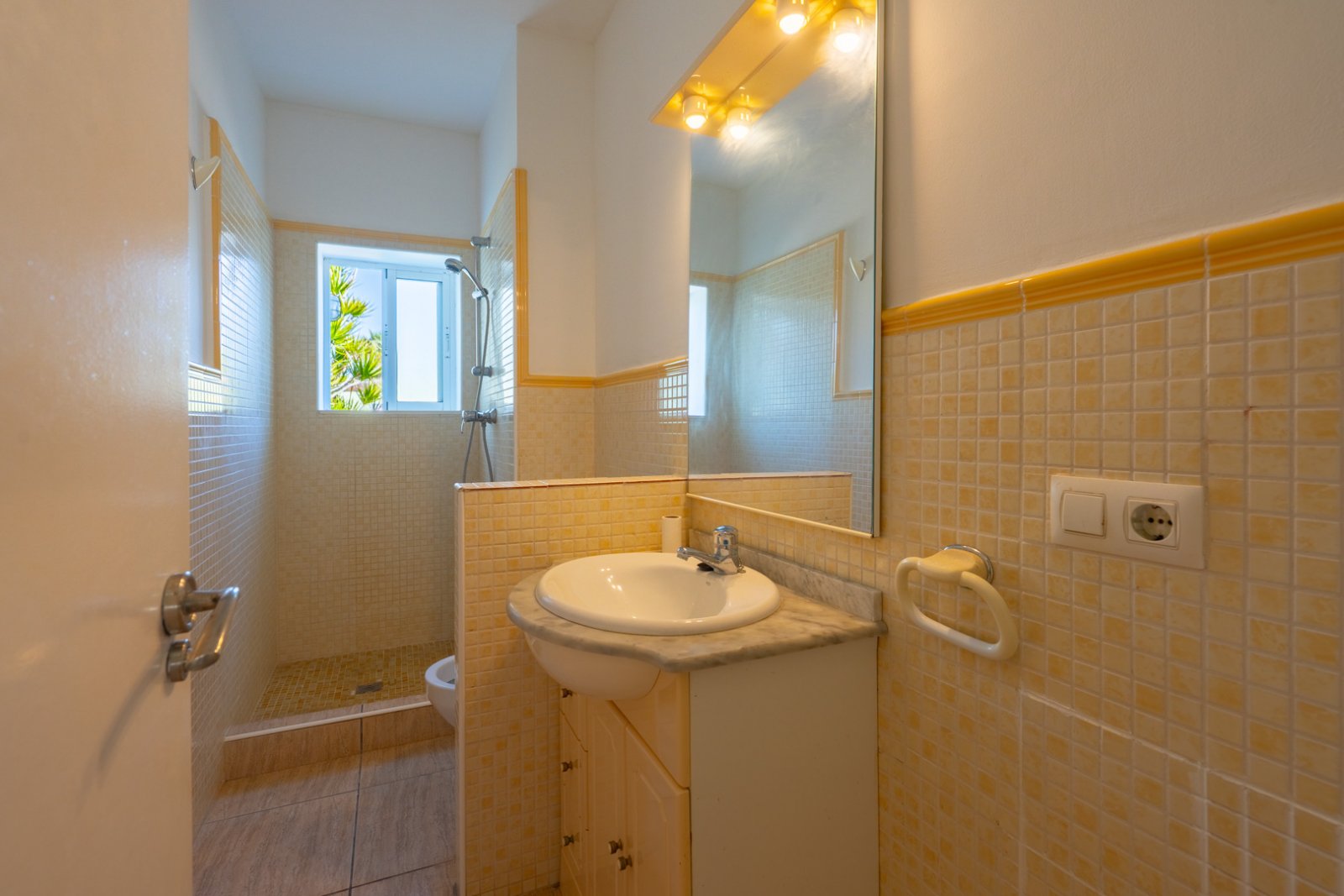 C4XY4634BELL Villa zum Verkauf in Benitachell, nur wenige Gehminuten vom Zentrum entfernt