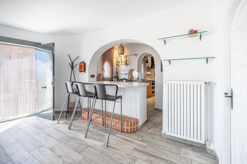 4223CAL Renovierte Villa mit Meerblick und gutem Mietpotenzial zum Verkauf nahe dem Zentrum von Calpe