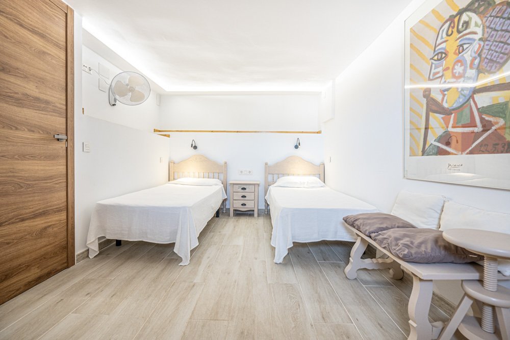 4223CAL Renovierte Villa mit Meerblick und gutem Mietpotenzial zum Verkauf nahe dem Zentrum von Calpe