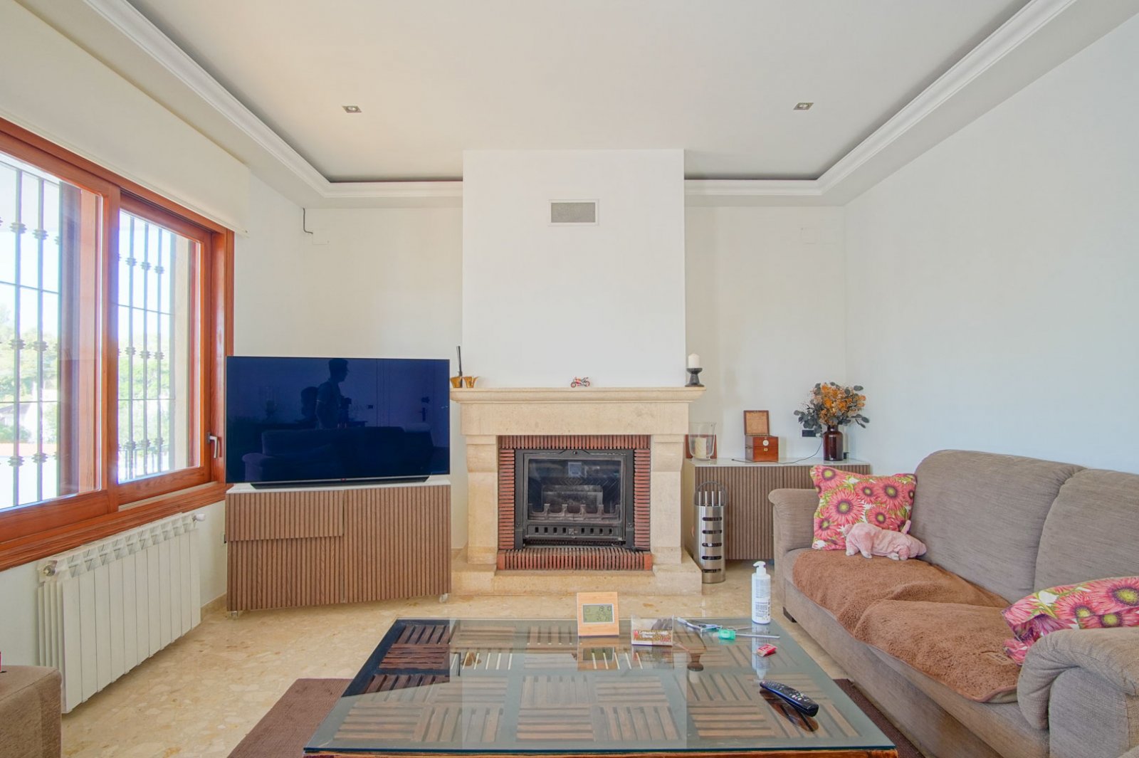 8176DEN Villa mit teilweisem Meerblick zum Verkauf in Las Rotas, Denia