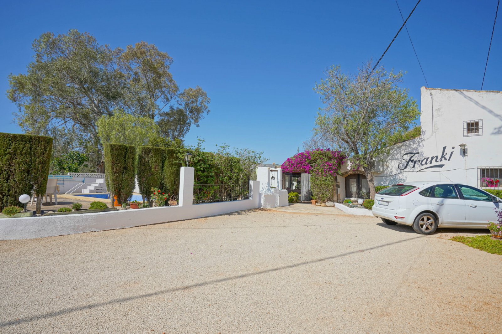 C3XY4395JAV Traditionelle Villa auf flachem Grundstück mit Gewerbeerlaubnis zum Verkauf in Jávea