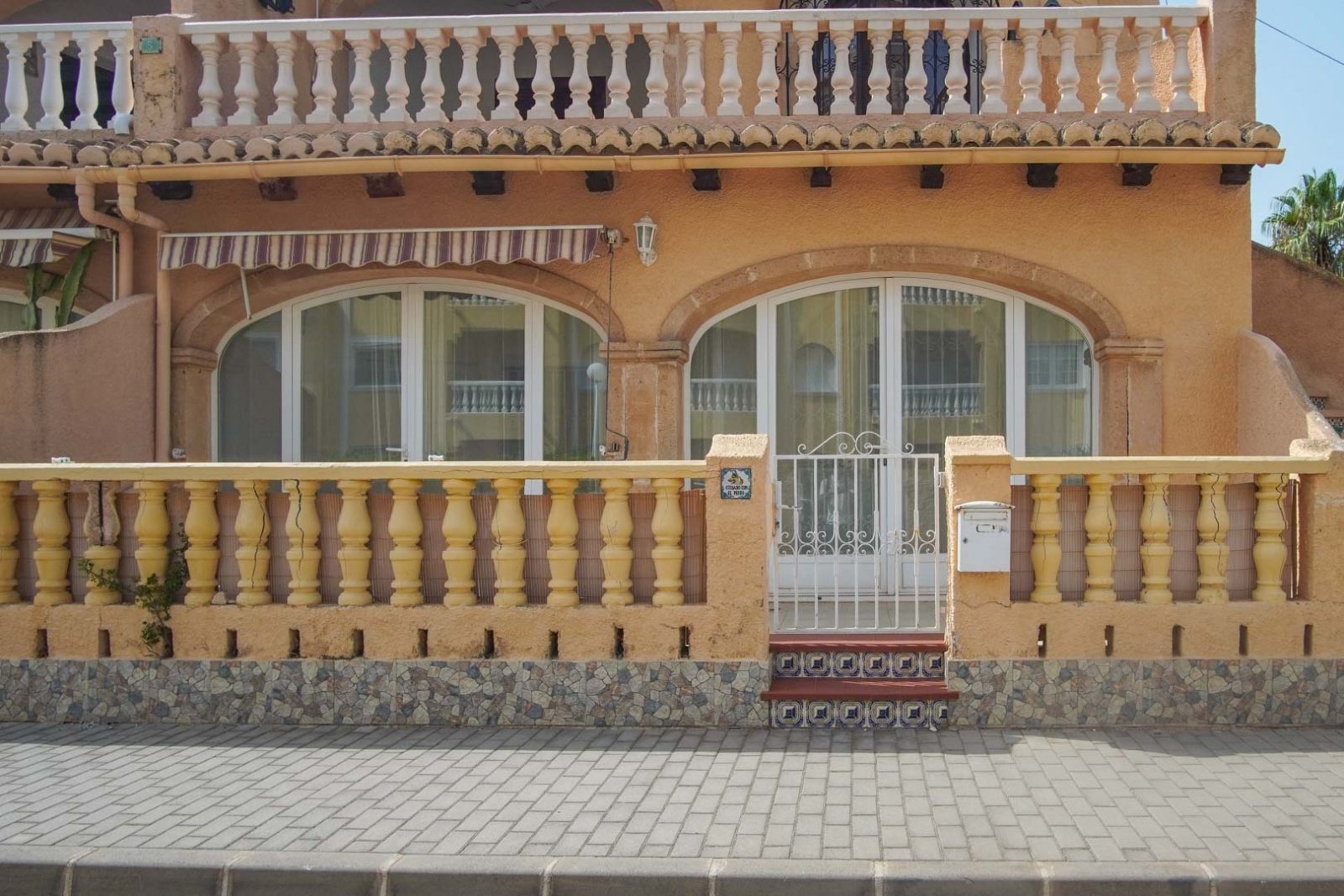 8289DEN Erdgeschosswohnung zum Verkauf in Denia, ganz in der Nähe des Zentrums, Las Rotas und des Yachthafens.