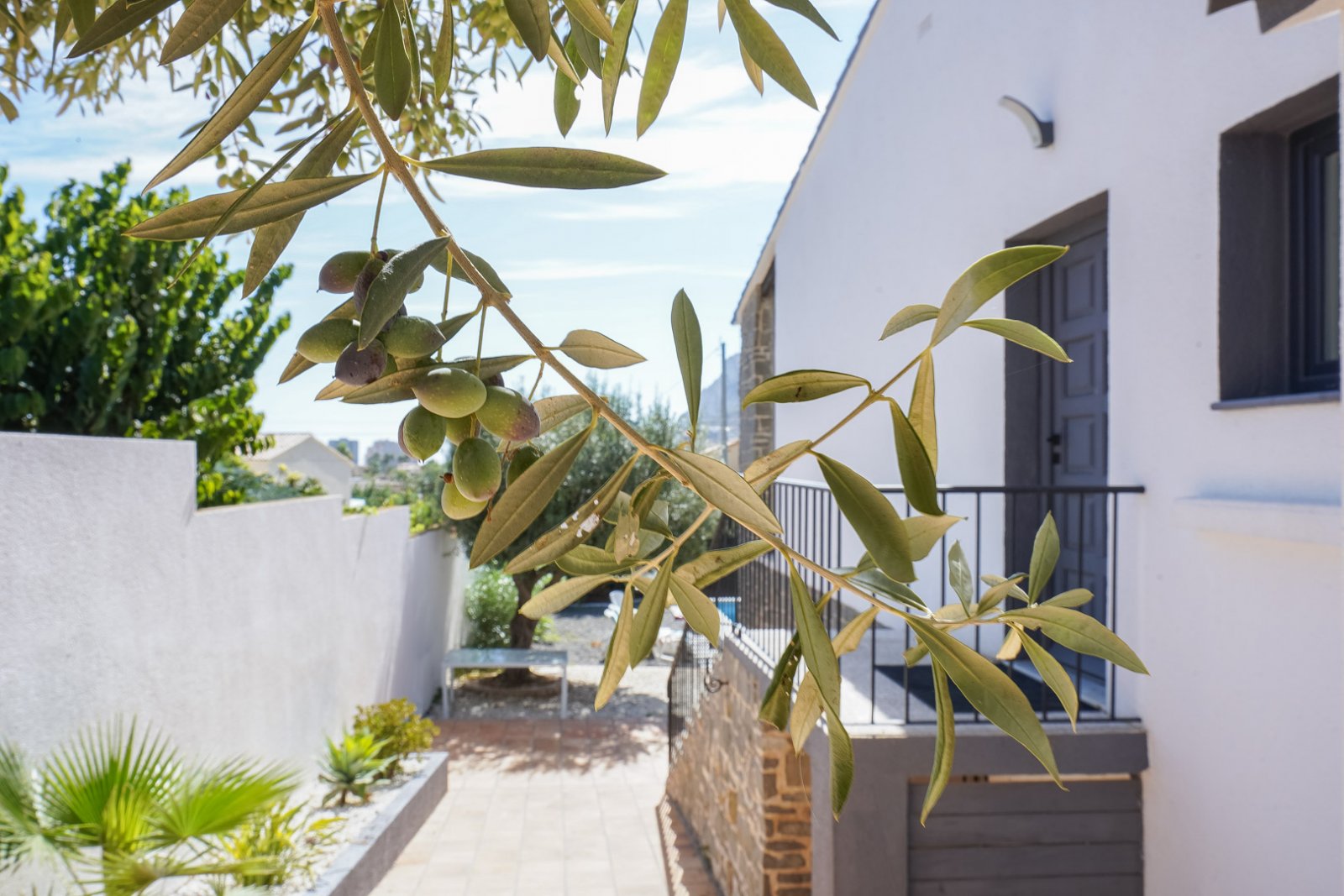 C3XY4574CAL Renovierte Villa mit 5 Schlafzimmern zu verkaufen, 500 m vom Strand und Zentrum von Calpe entfernt