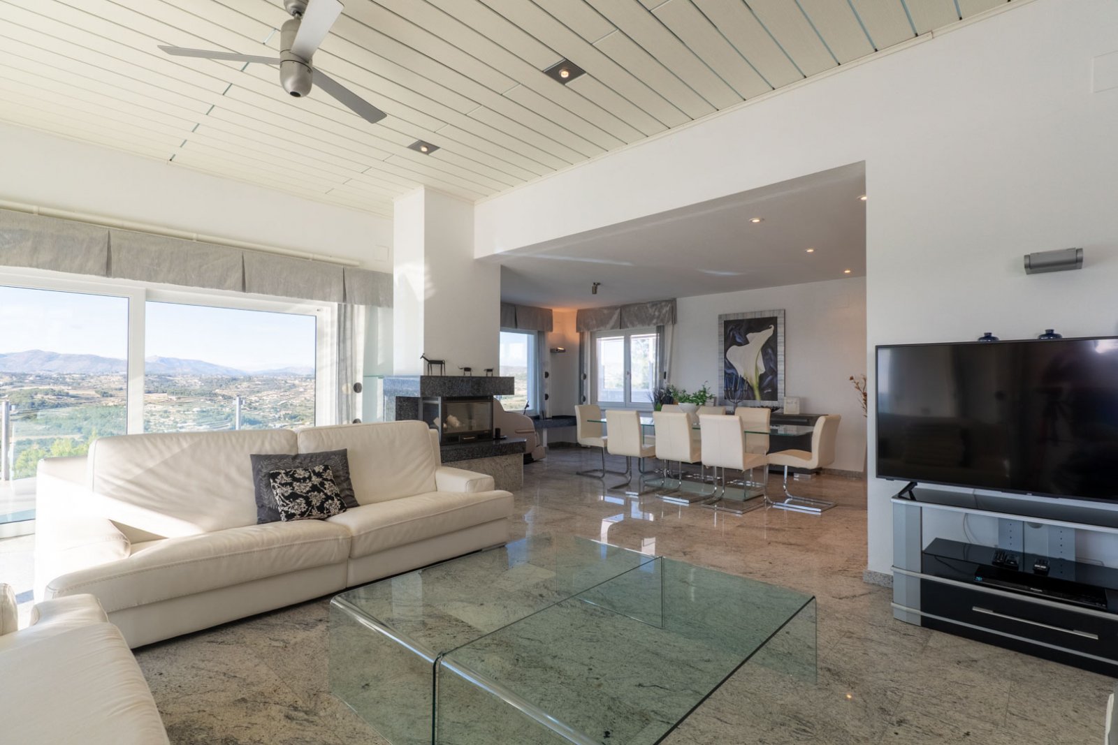9005MOR Moderne Villa mit spektakulärem Meerblick in Moraira zu verkaufen.