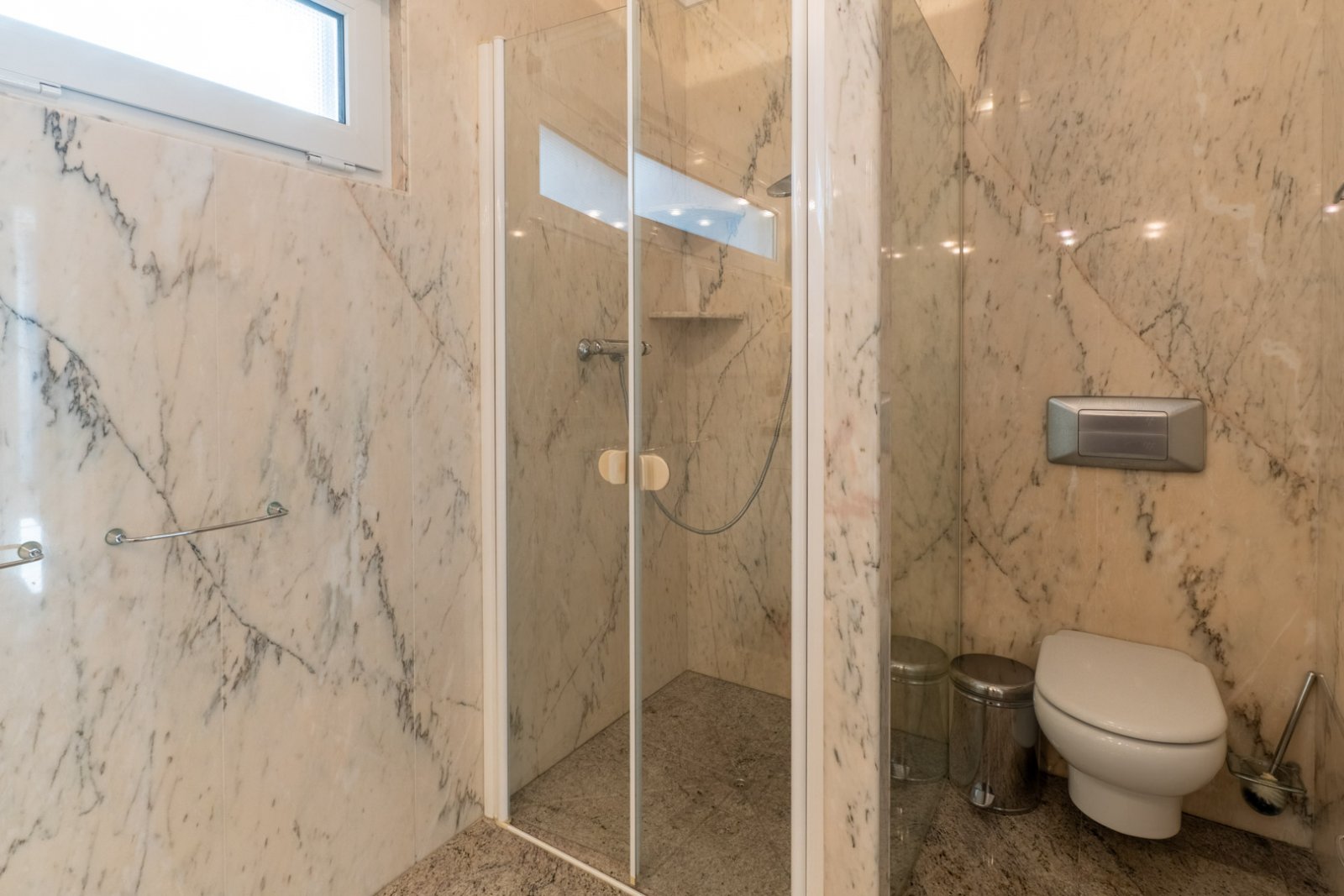 9005MOR Moderne Villa mit spektakulärem Meerblick in Moraira zu verkaufen.