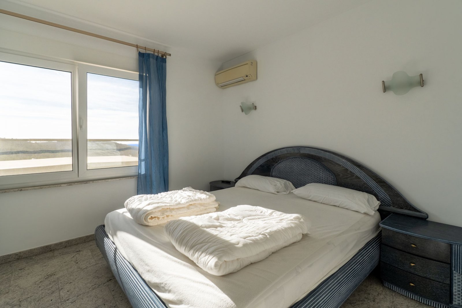 9005MOR Moderne Villa mit spektakulärem Meerblick in Moraira zu verkaufen.