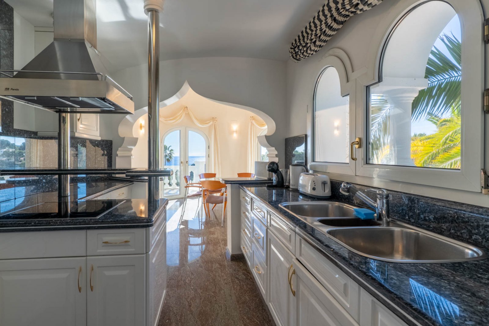 9006BEN Mediterrane Villa mit Panoramablick aufs Meer in Benissa zu verkaufen.