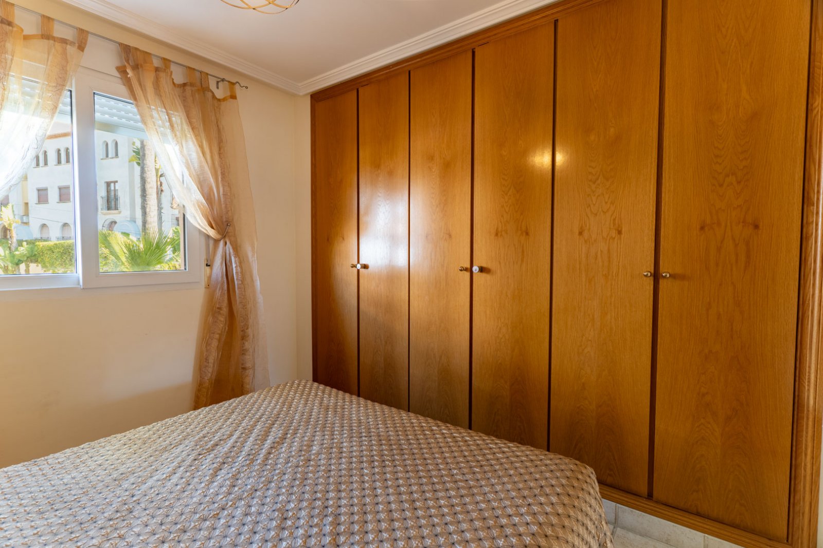 C4XY4604JAV Reihenhaus, 100 m vom Meer entfernt, zu verkaufen in Jávea