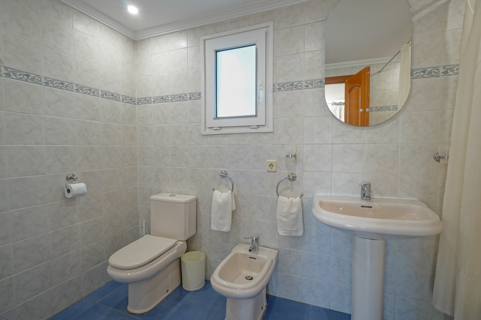 C4XY4604JAV Reihenhaus, 100 m vom Meer entfernt, zu verkaufen in Jávea