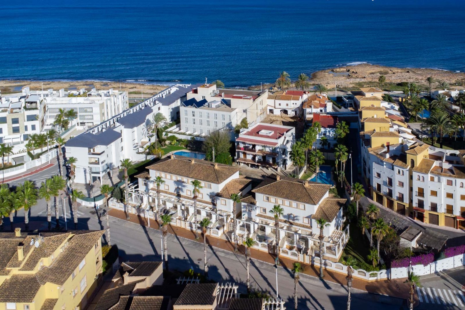 C4XY4604JAV Reihenhaus, 100 m vom Meer entfernt, zu verkaufen in Jávea