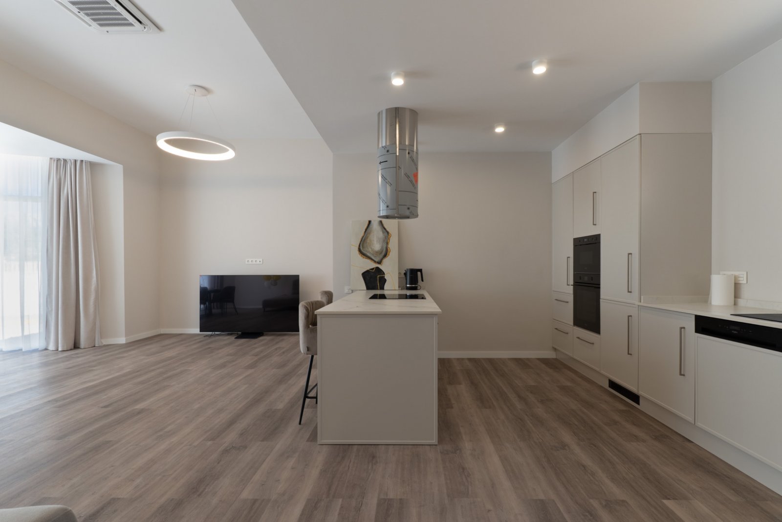 8329CAL Moderne, noch nicht fertiggestellte Villa in Calpe zu verkaufen.