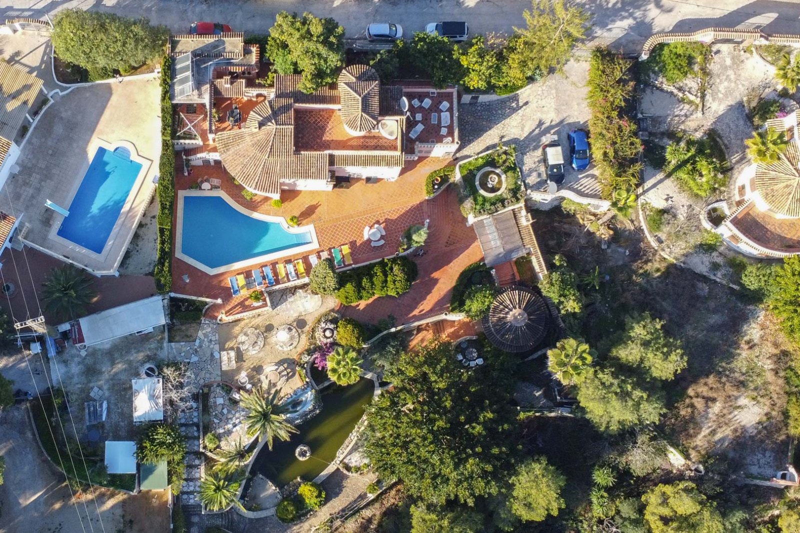 6197BEN Schöne 8 Schlafkamer Villa nur wenige Gehminuten vom Meer entfernt zum verkauf in Benissa