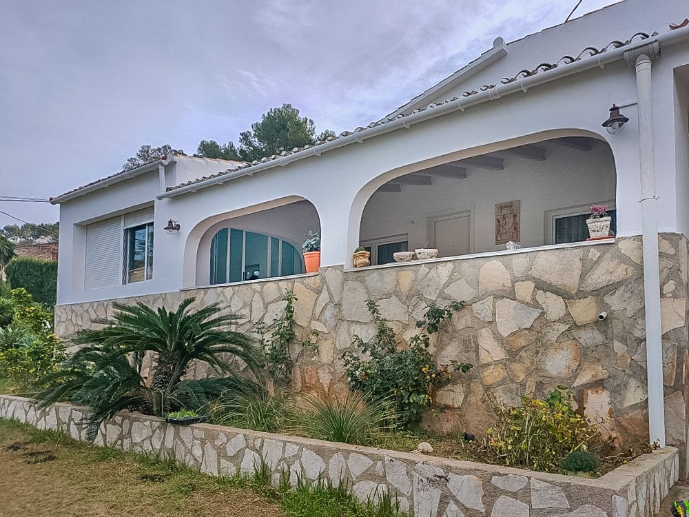 4196JAV Villa mit separater Wohnung zum Verkauf in Jávea