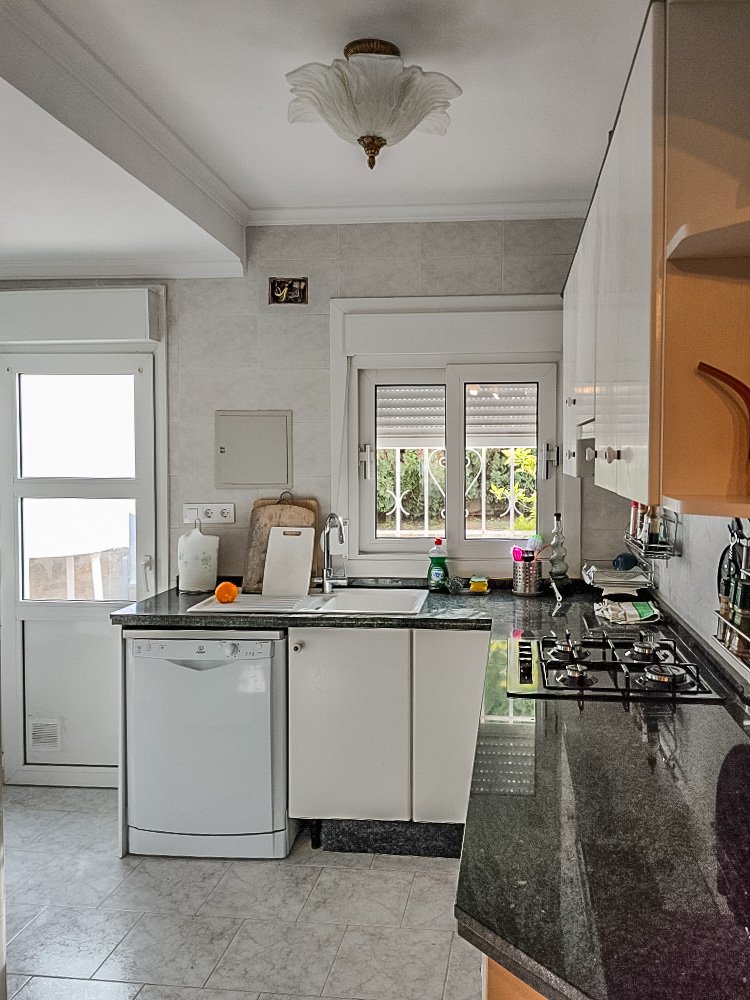 4196JAV Villa mit separater Wohnung zum Verkauf in Jávea