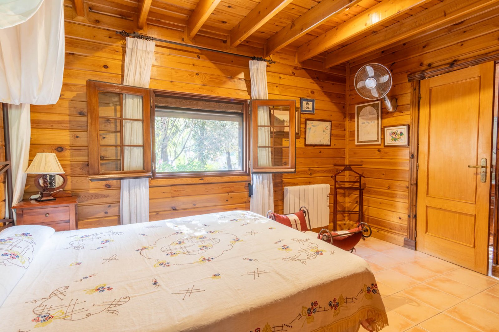 C3XY8197ORB Großer Bauernhof mit viel Land und Stall zum Verkauf in Orba