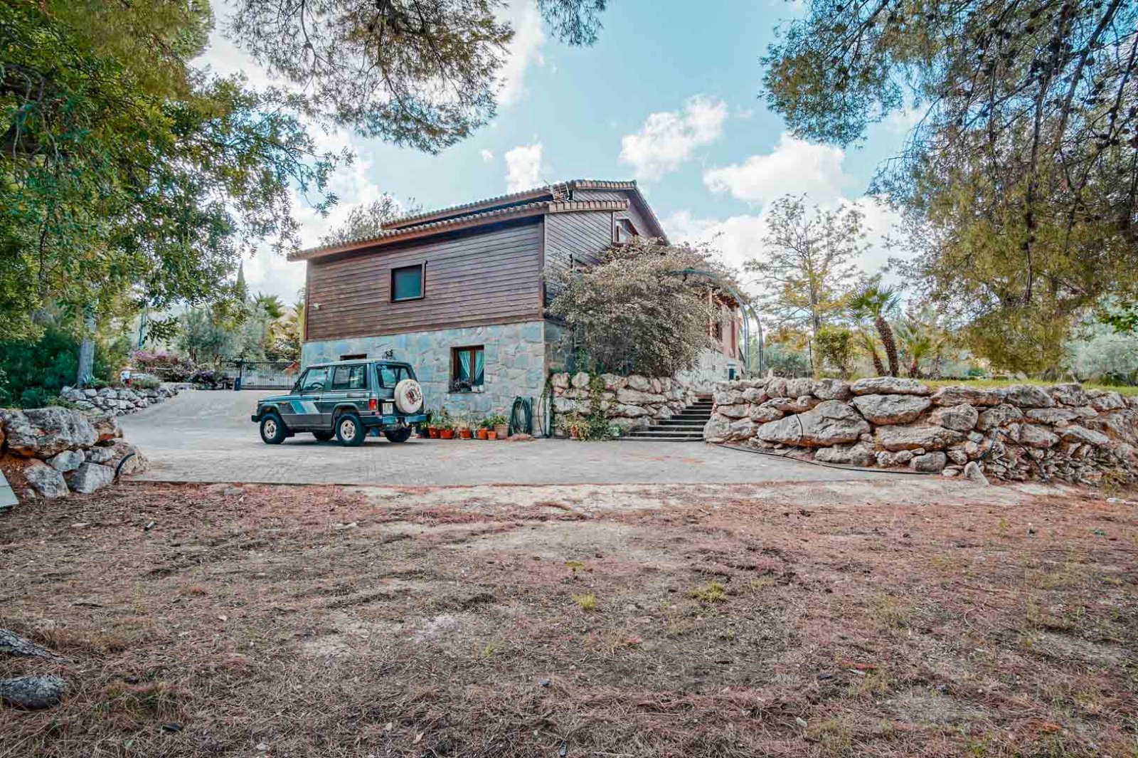 C3XY8197ORB Großer Bauernhof mit viel Land und Stall zum Verkauf in Orba