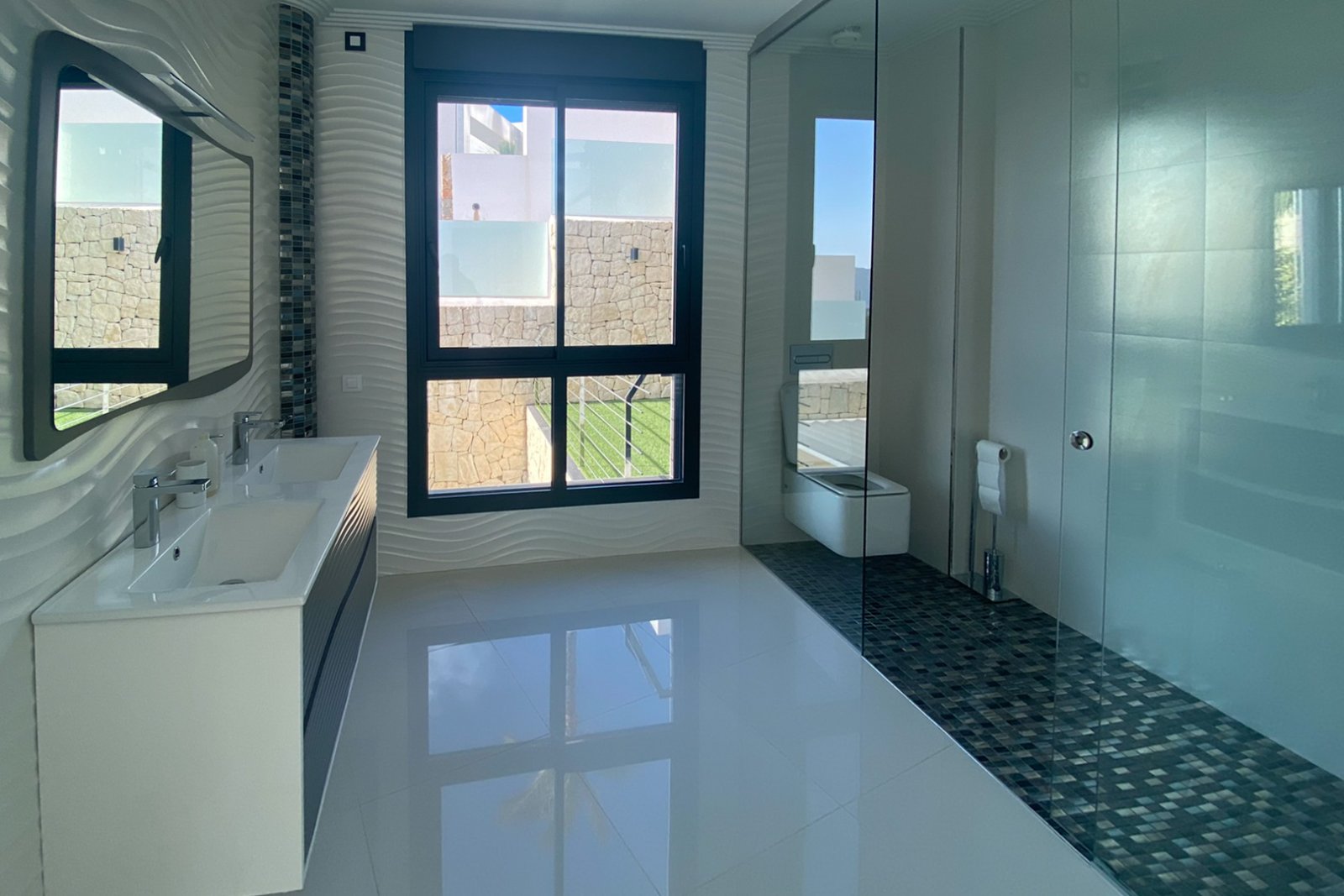 4442BEN Moderne Villa mit atemberaubendem Meerblick in Benissa zu verkaufen