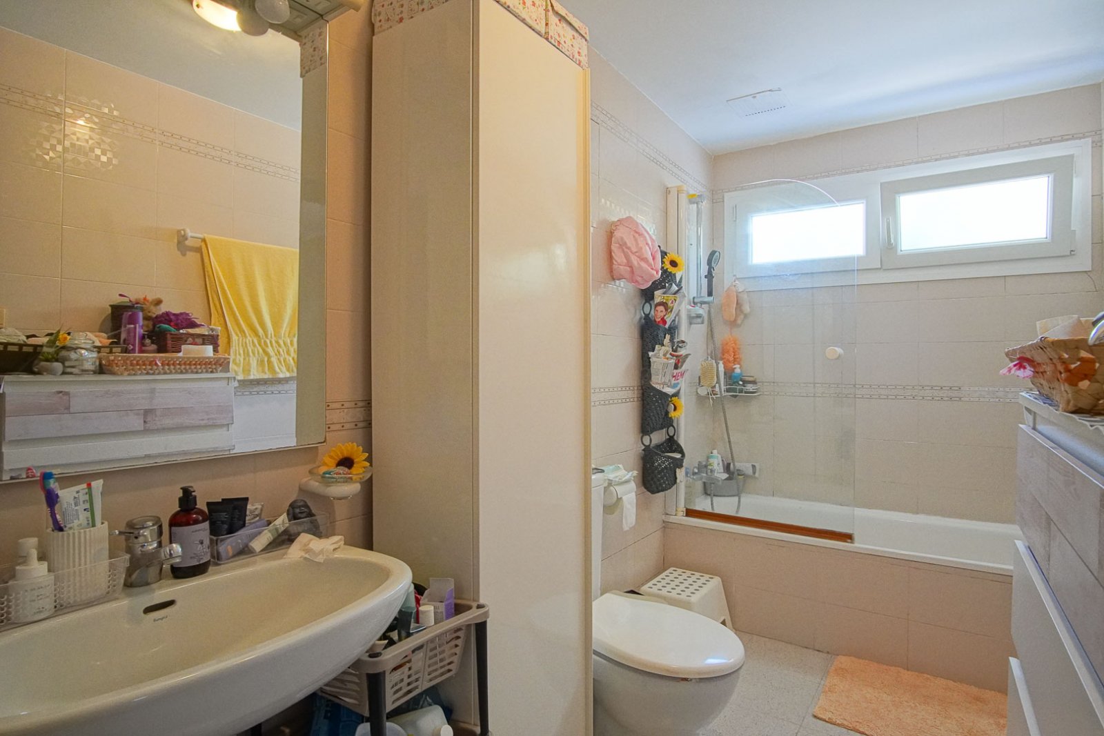 8256ALT Mediterrane Villa mit Teilblick auf das Meer und die Berge zum Verkauf in Altea.